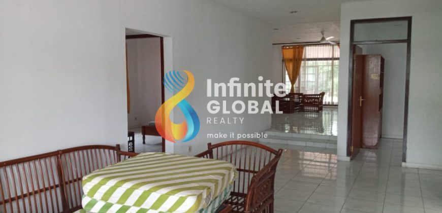 Dijual Rumah Bangunan Lama Daerah Kemang Jaksel Cocok untuk expat