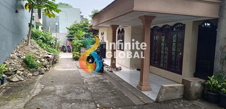 DIJUAL RUMAH LAMA 1 LANATAI DI CIGANJUR