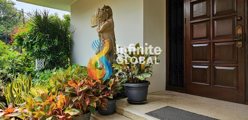 Dijual Rumah Tropical Klasik Kemang