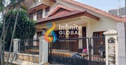 DISEWAKAN RUMAH 2 LANTAI Di JATIWARINGIN FURNISHED