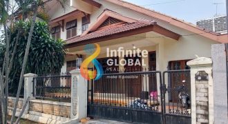 DISEWAKAN RUMAH 2 LANTAI Di JATIWARINGIN FURNISHED