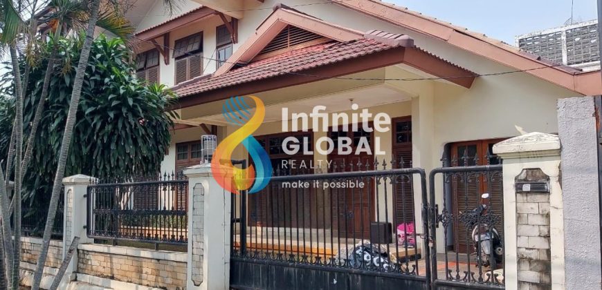 DISEWAKAN RUMAH 2 LANTAI Di JATIWARINGIN FURNISHED