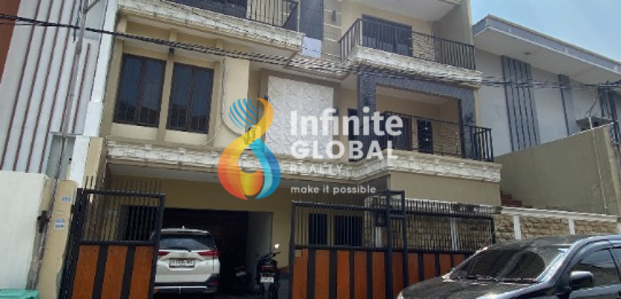 Dijual Rumah Modern Minimalis dengan Nuansa Tropis Kontempore