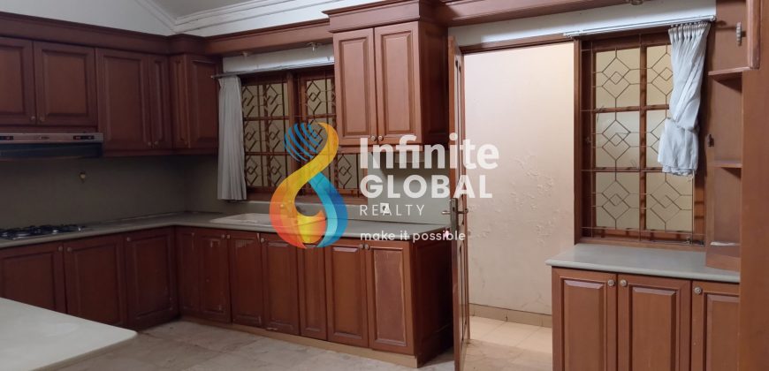 DISEWAKAN RUMAH 2 LANTAI Di JATIWARINGIN FURNISHED