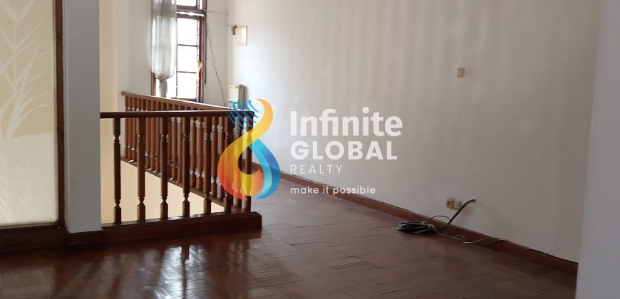DISEWAKAN RUMAH 2 LANTAI Di JATIWARINGIN FURNISHED