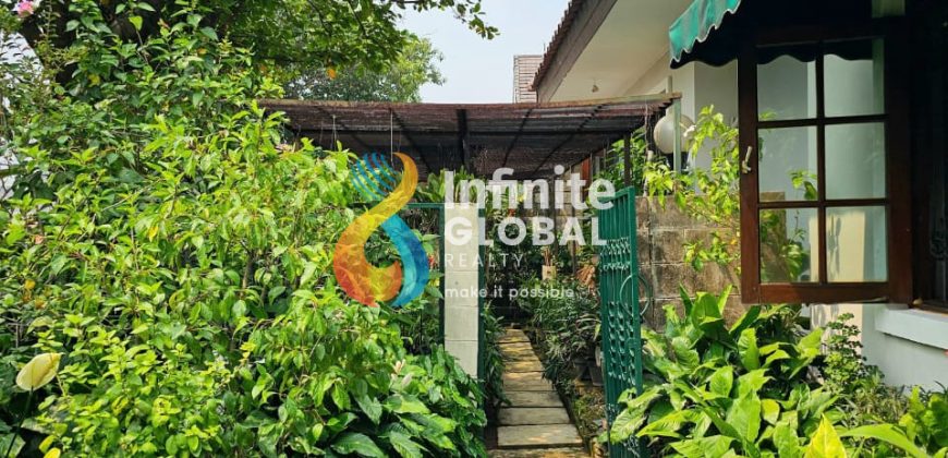 Dijual Rumah Tropical Klasik Kemang