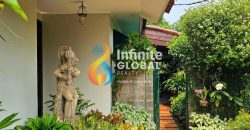 Dijual Rumah Tropical Klasik Kemang