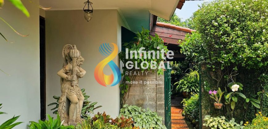 Dijual Rumah Tropical Klasik Kemang