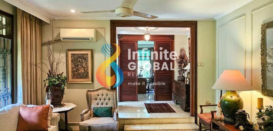 Dijual Rumah Tropical Klasik Kemang