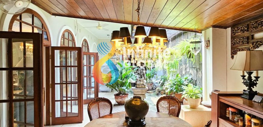 Dijual Rumah Tropical Klasik Kemang