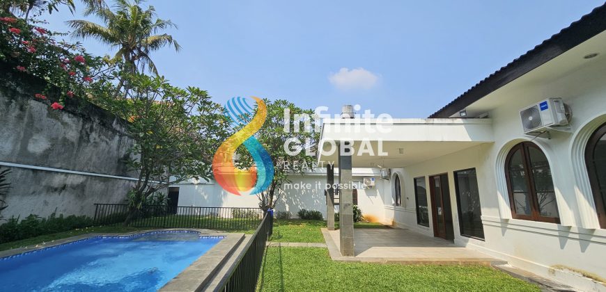 BEAUTIFUL SERENE HOUSE KEMANG WITH BIG GARDEN & POOL