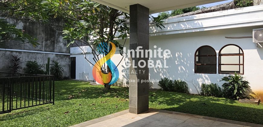 BEAUTIFUL SERENE HOUSE KEMANG WITH BIG GARDEN & POOL