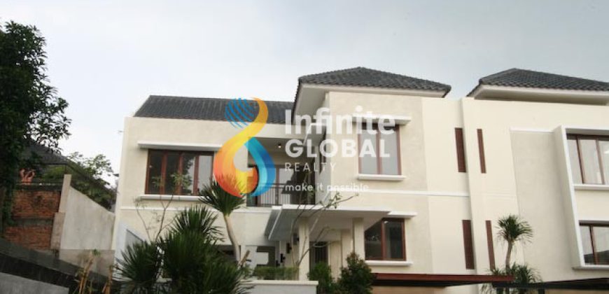 FOR RENT PANDAWA KENANGA RESIDENCE AMPERAPASAR MINGGU