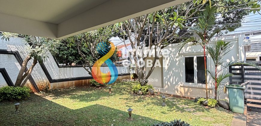 FOR SALE HOUSE CIPETE BIG GARDEN DEPAN BELAKANG