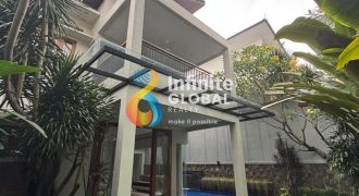 RUMAH KEMANG DALAM TOWNHOUSE AREA TENANG