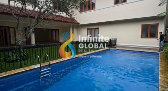 DISEWAKAN RUMAH AREA KEMANG DALAM TOWNHOUSE KONDISI FULL FURNISH