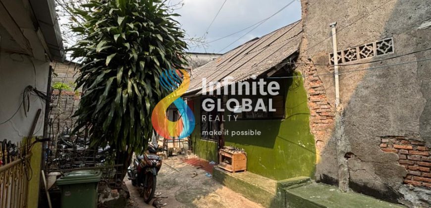DIJUAL RUMAH HITUNG TANAH AREA TEBET HARGA MENDEKATI NJOP