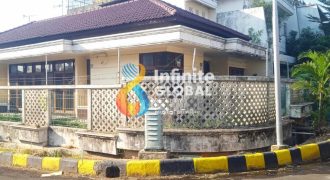 FOR SALE RUMAH HOEK 1,5 LANTAI DI INTERCON JAKARTA BARAT