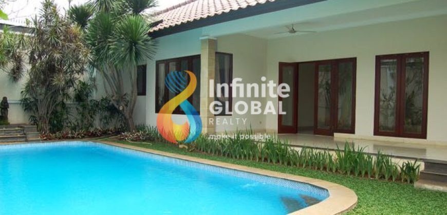 Modern Nice House in Kemang complex area