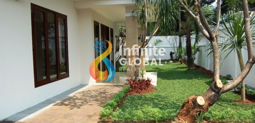 Modern Nice House in Kemang complex area