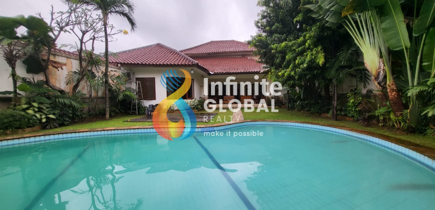 FOR RENT Compound HOUSE KEMANG