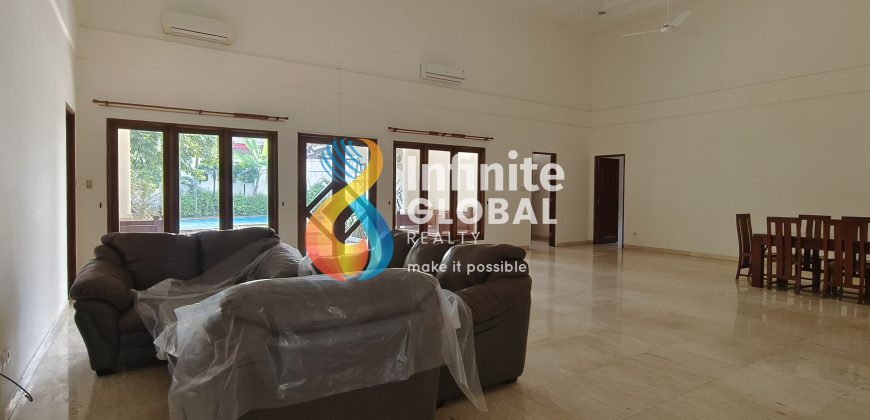 For Rent Luxurious Compound House in Kemang