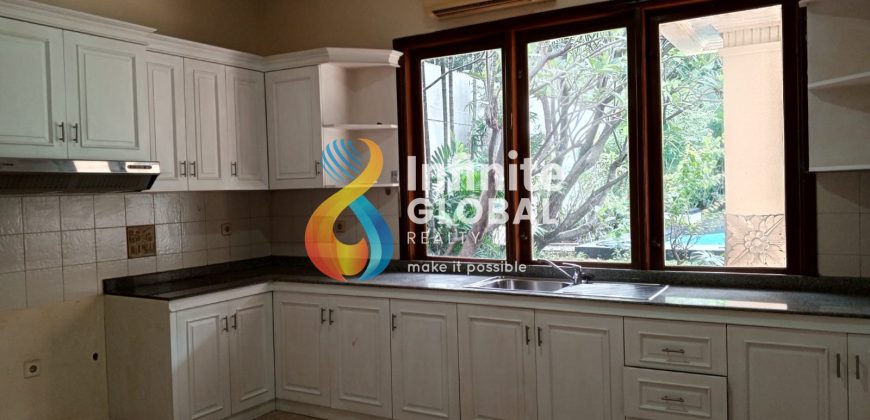 DISEWAKAN RUMAH LUAS KEMANG JAKSEL