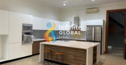HOUSE FOR RENT KEMANG SPACIOUS LIVING ROOM