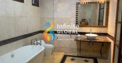 HOUSE FOR RENT KEMANG SPACIOUS LIVING ROOM
