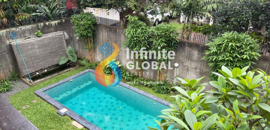 HOUSE FOR RENT KEMANG SPACIOUS LIVING ROOM
