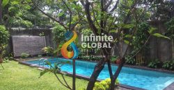 HOUSE FOR RENT KEMANG SPACIOUS LIVING ROOM