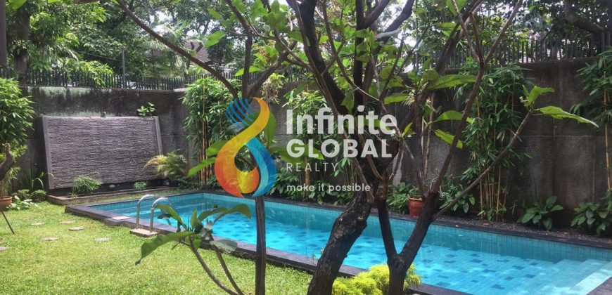 HOUSE FOR RENT KEMANG SPACIOUS LIVING ROOM