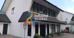 RUMAH DI AREA PREMIUM PAKUBUWONO cocok untuk bisnis usaha Atau Office