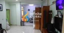 Dijual Cepat Rumah 3 lantai strategis cocok untuk usaha atau kos-kosan