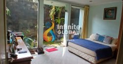 Dijual Cepat Rumah 3 lantai strategis cocok untuk usaha atau kos-kosan