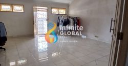 Dijual Cepat Rumah 3 lantai strategis cocok untuk usaha atau kos-kosan