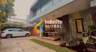 Dijual Rumah design unik minimalis modern ada kolam renang dalam komplek pesanggrahan
