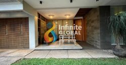 Dijual Rumah design unik minimalis modern ada kolam renang dalam komplek pesanggrahan