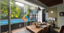 Dijual Rumah design unik minimalis modern ada kolam renang dalam komplek pesanggrahan