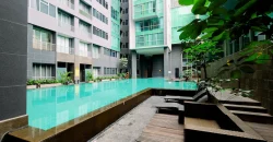Hunian Nyaman dengan View City & Pool di Kuningan Place