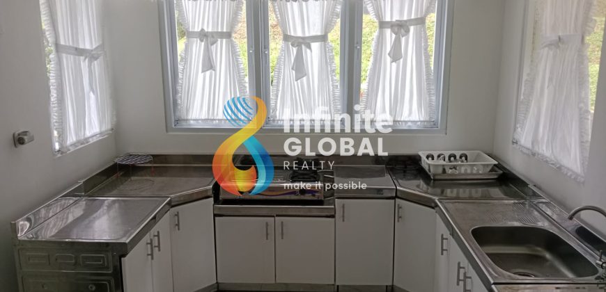 Villa Eksklusif di Puncak Megamendung Suasana Sejuk, View Alam Indah, Cocok untuk Investasi