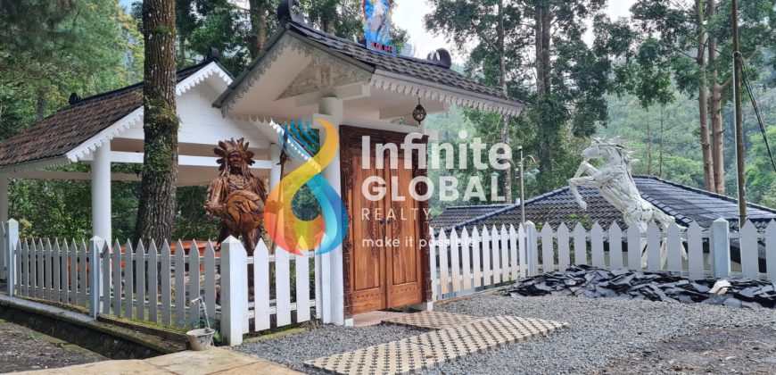 Villa Eksklusif di Puncak Megamendung Suasana Sejuk, View Alam Indah, Cocok untuk Investasi
