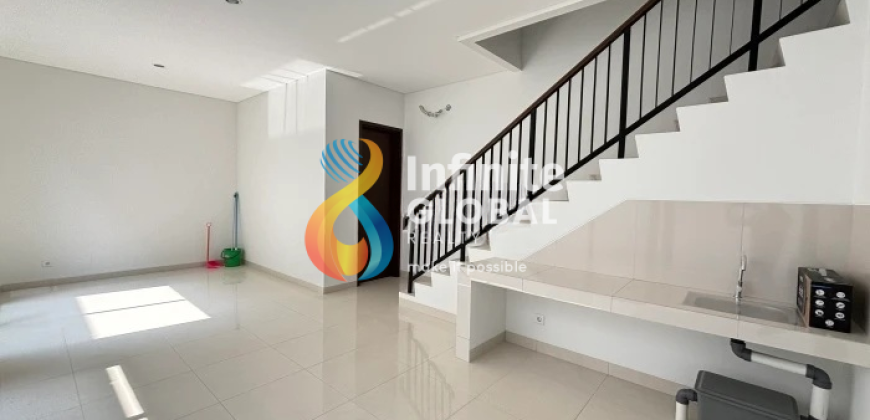 Dijual Cepat Pinewood Summarecon bogor lokasi dekat club house