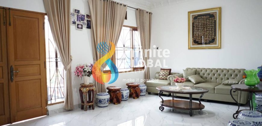 DIJUAL RUMAH MEWAH 2 LANTAI KEBON JERUK SIAP HUNI