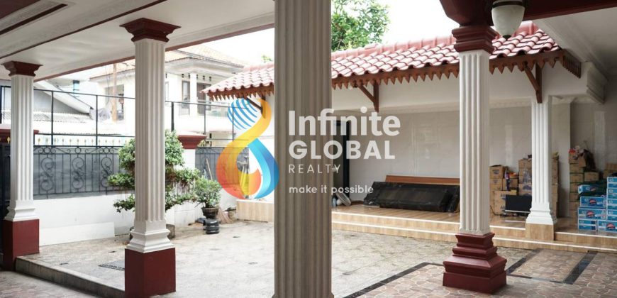 DIJUAL RUMAH MEWAH 2 LANTAI KEBON JERUK SIAP HUNI