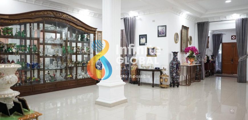 DIJUAL RUMAH MEWAH 2 LANTAI KEBON JERUK SIAP HUNI