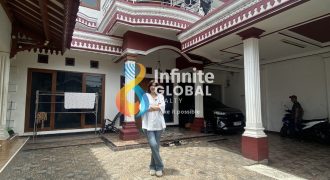 DIJUAL RUMAH MEWAH 2 LANTAI KEBON JERUK SIAP HUNI