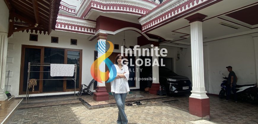 DIJUAL RUMAH MEWAH 2 LANTAI KEBON JERUK SIAP HUNI