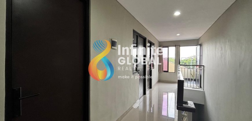 Rumah 3 Lantai Modern di Cluster La Seine Jakarta Garden City