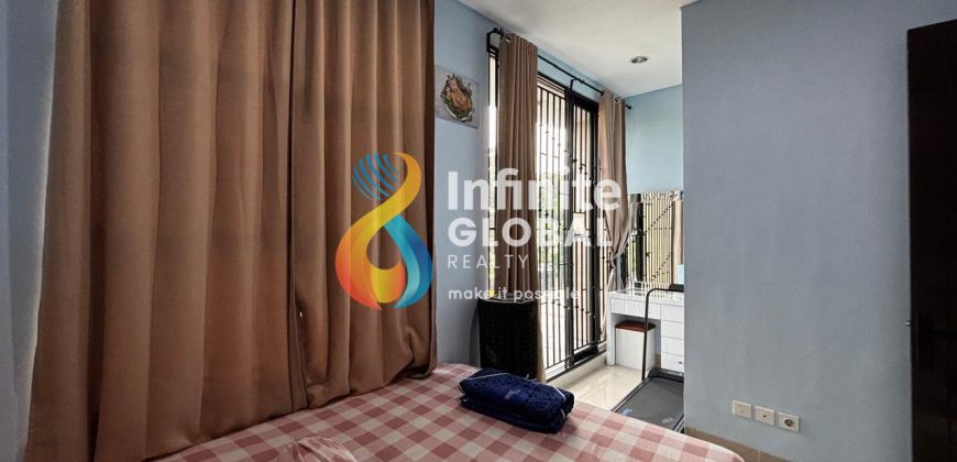 Rumah 3 Lantai Modern di Cluster La Seine Jakarta Garden City